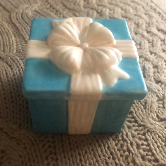🛍 FREE with bundles Hand painted Tiffany inspired ceramic box - Picture 2 of 4